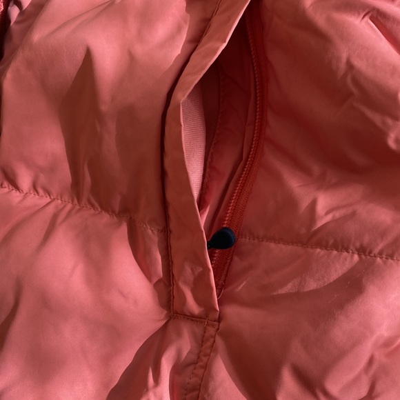 VINEYARD VINES puffed vest - Picture 12 of 15